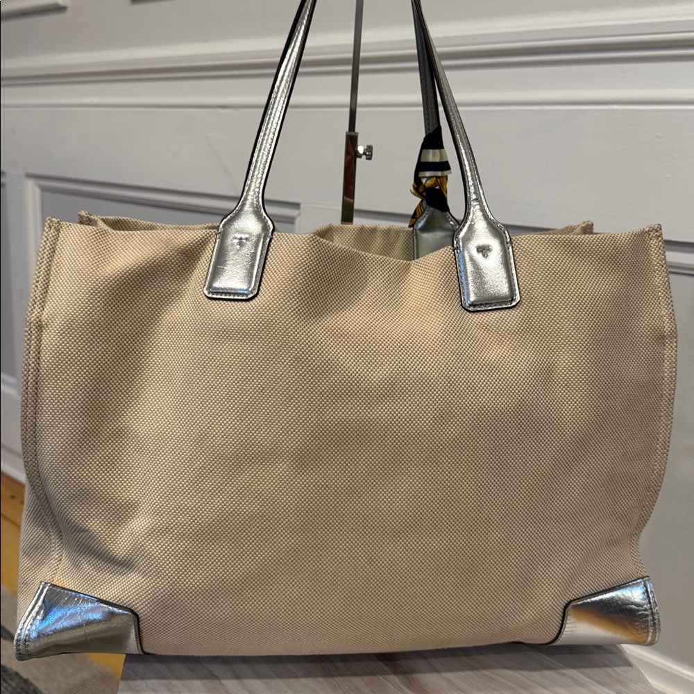 Tory Burch Tote Ella Canvas Silver Cream Logo Bag - Picture 9 of 17
